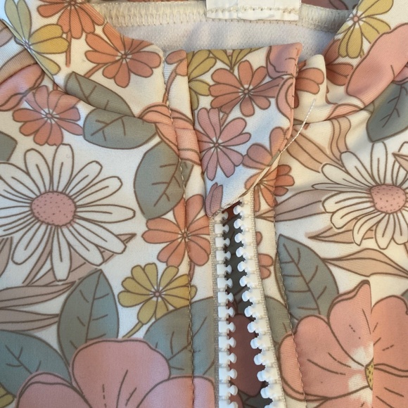 Baby swimsuit set with matching sun hat - Picture 2 of 5